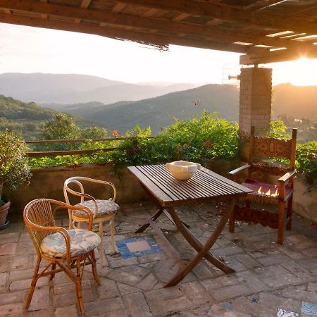 Casa La Valle, Gubbio, Frazione Santa Cristina Bed & Breakfast Екстериор снимка
